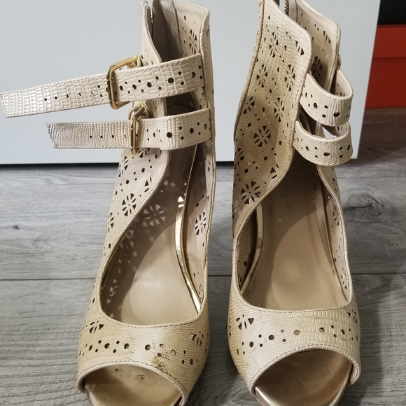 Shoes - Picture 3 of 3